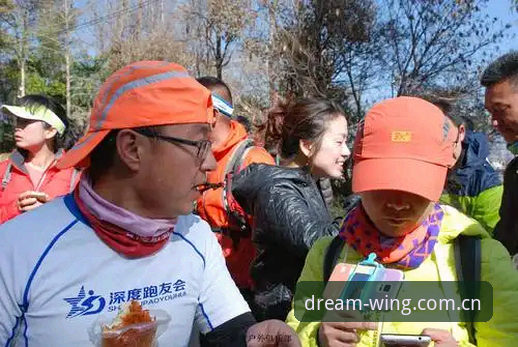 揭秘小鸟体育APP背后的观赛革命：从官网下载到竞猜深度体验